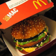 Illustration for article titled 11 real cakes that look like fast food